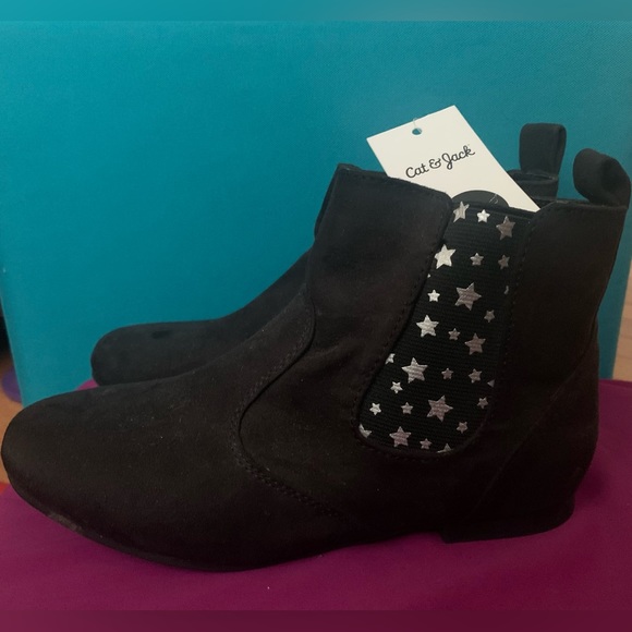 Cat & Jack Other - NWT! Girls Cat & Jack Black (faux) Suede Booties•zipper•Sz. 3•stars